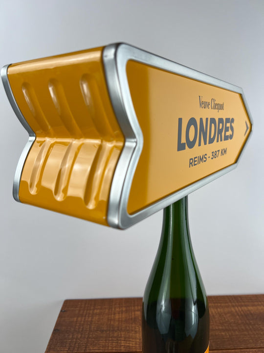 Set of Veuve Clicquot London Arrow Box and Coasters
