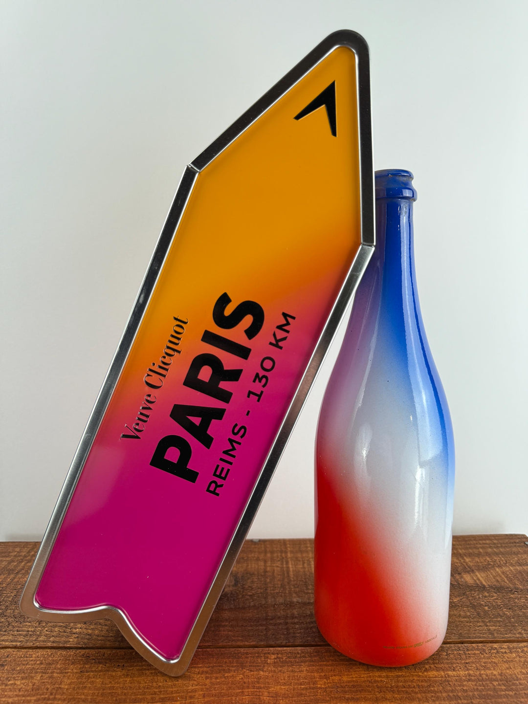 Pink Paris Arrow box Veuve Clicquot
