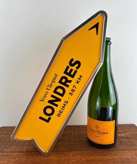 Set of Veuve Clicquot London Arrow Box and Coasters