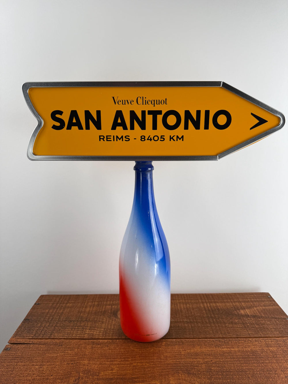 Veuve Clicquot San Antonio Arrow box