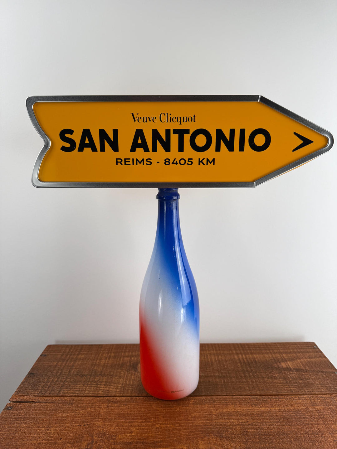 Veuve Clicquot San Antonio Arrow box
