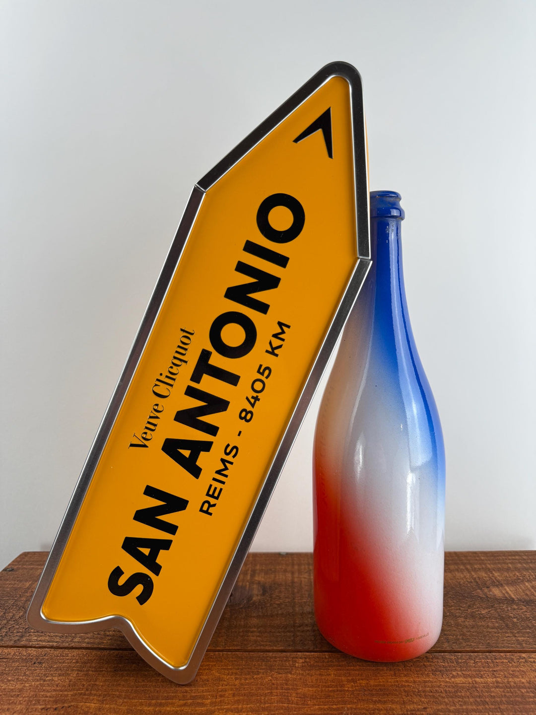 Veuve Clicquot San Antonio Arrow box
